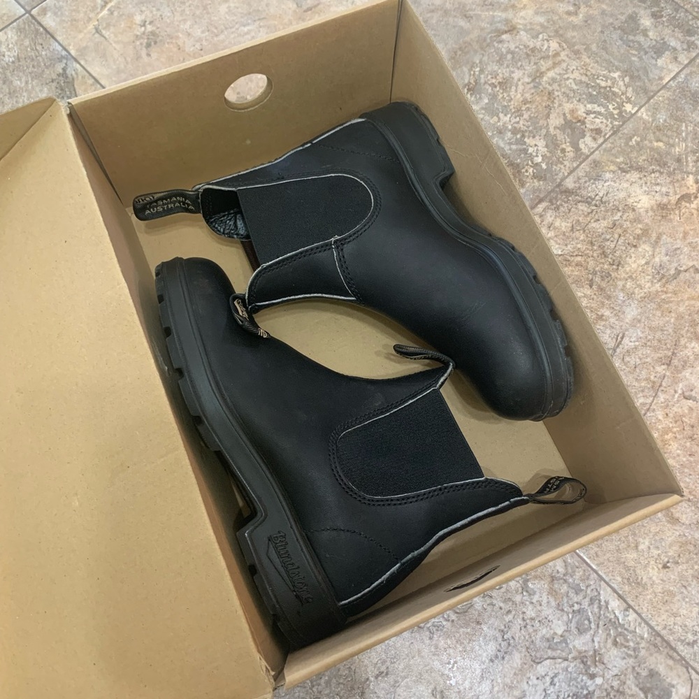 Blundstones lady’s, size 3.5, size 7 woman’s